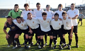 Doce en la foto de equipo del Constancia, el Utillero no les trajo suerte